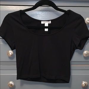 BLACK CROP TOP